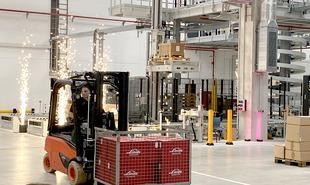 Linde Showcase Kahl Funkenspruehen 310