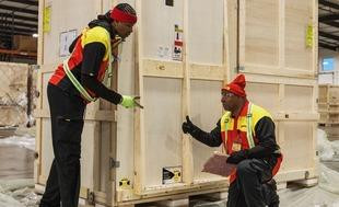 DHL trotz data center packaging 310